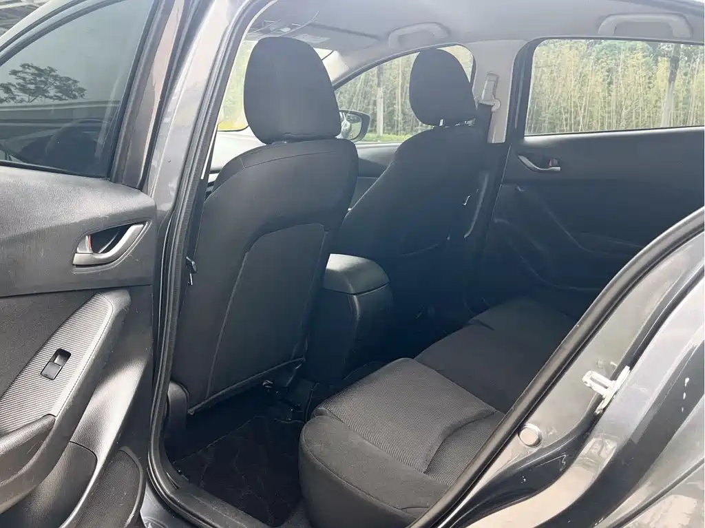 Mazda 3 Axela 2017 — фото 13
