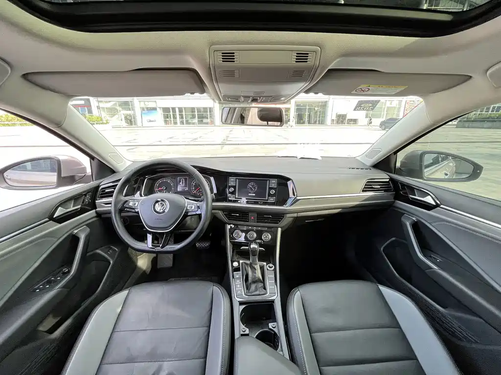 Volkswagen Sagitar 2020