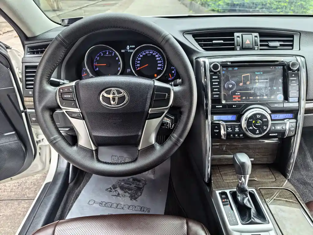 Toyota Reiz 2017 — фото 12