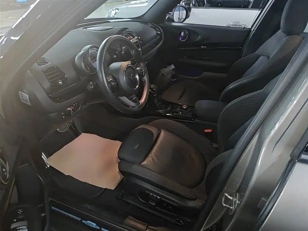 MINI Clubman 2018 — фото 15