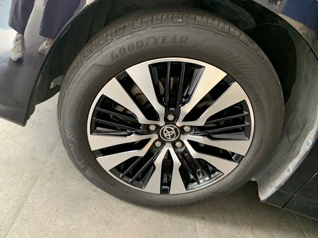Toyota Alphard 2019 — фото 13