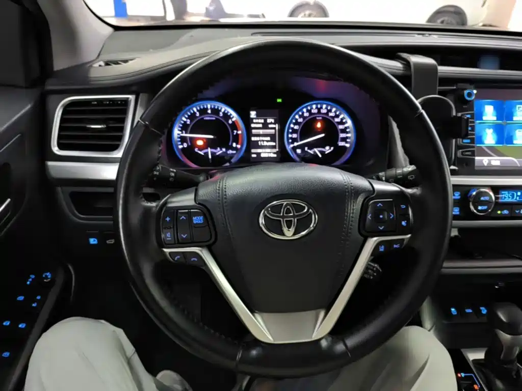 Toyota Highlander 2020 — фото 11