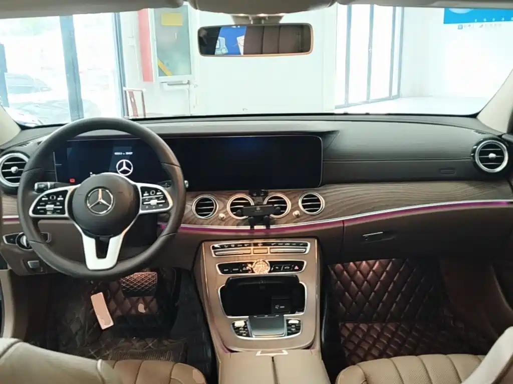 Mercedes-Benz E-Class 2020 — фото 10