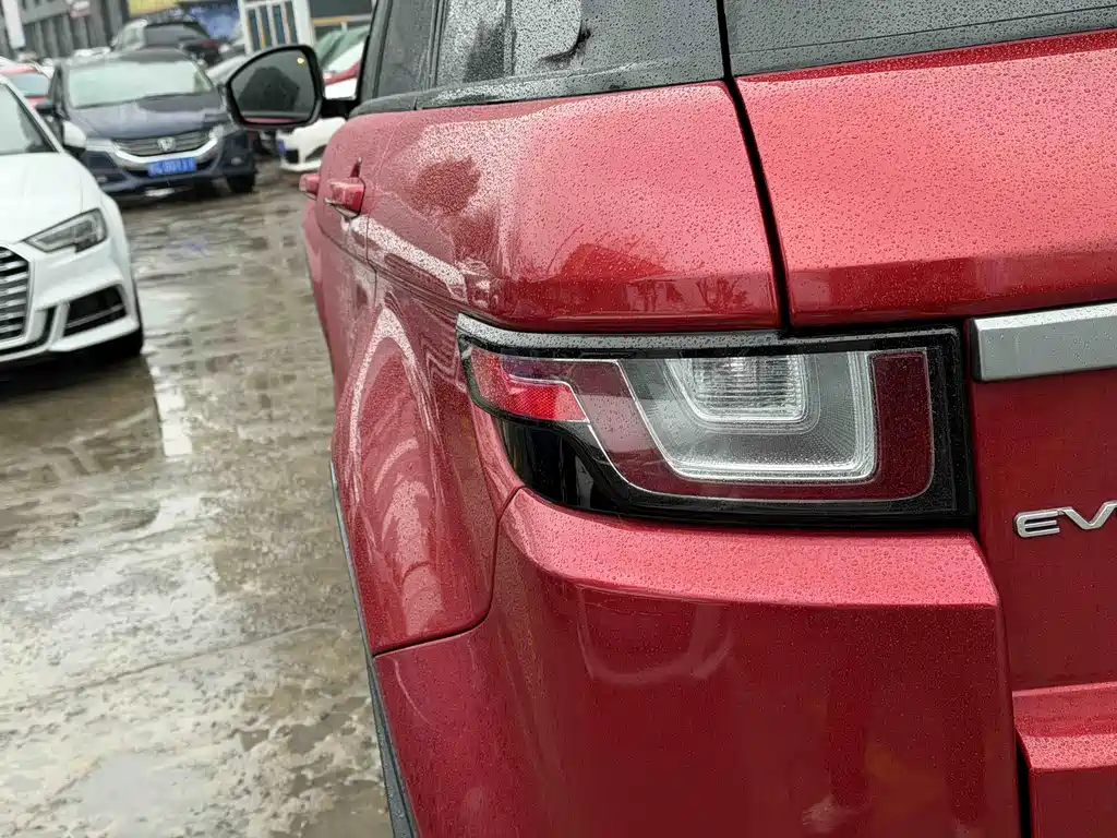 Land Rover Evoque 2018 — фото 10