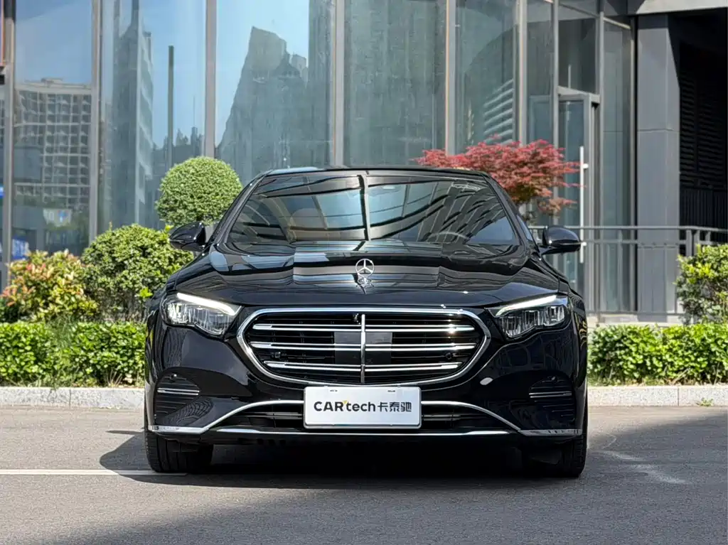 Mercedes-Benz E-Class 2025 — фото 2