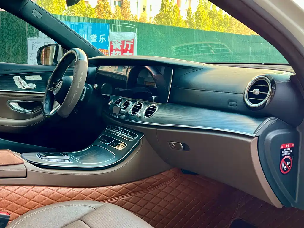 Mercedes-Benz E-Class 2021 — фото 14