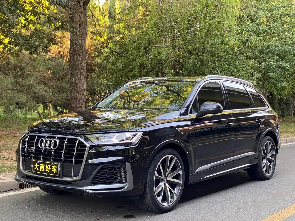 Audi Q7 2023 — фото 1