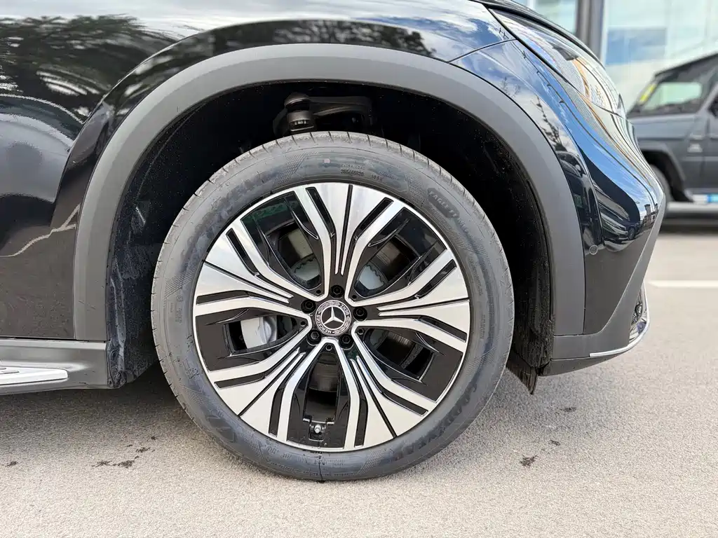 Mercedes-Benz EQE SUV 2025