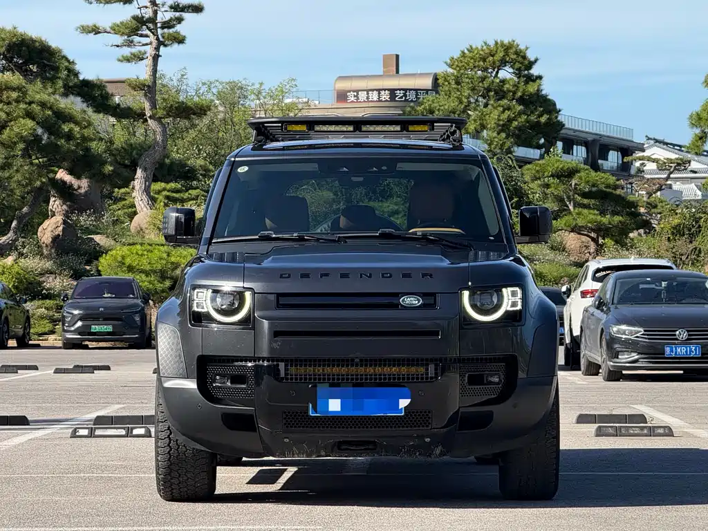 Land Rover Defender 2024 — фото 23