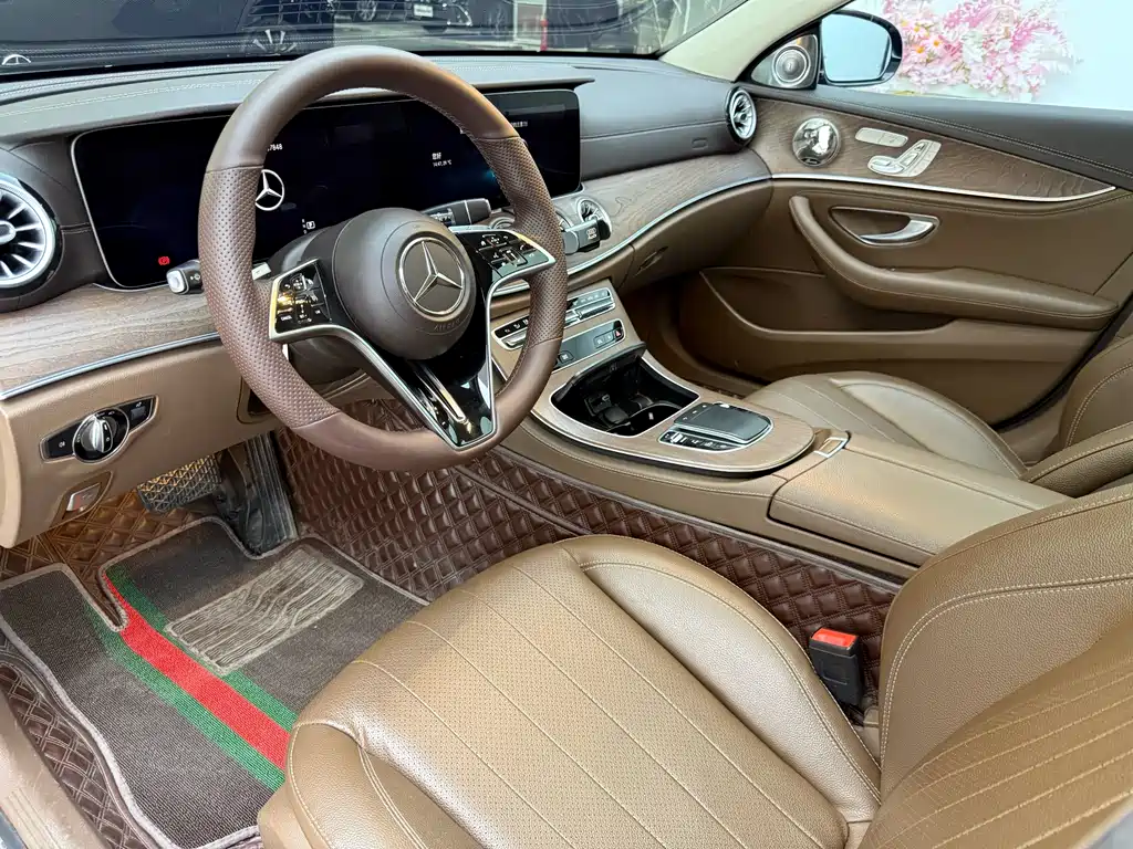 Mercedes-Benz E-Class 2021 — фото 13