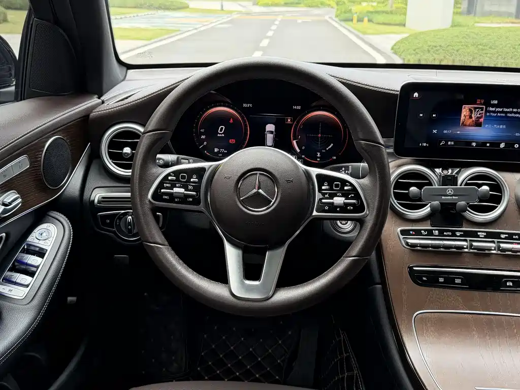 Mercedes-Benz GLC 2022 — фото 19