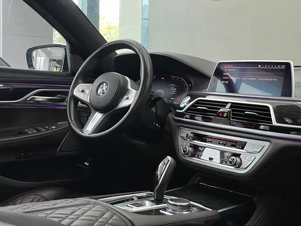 BMW 7 Series 2019 — фото 10