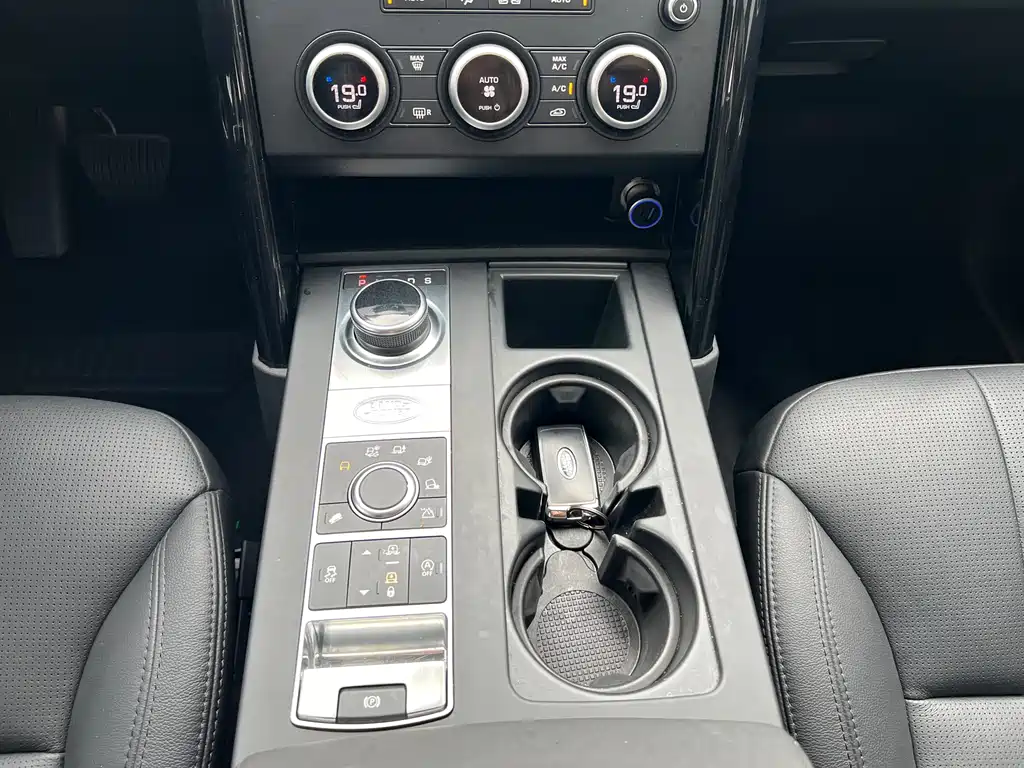 Land Rover Discovery 2020 — фото 13