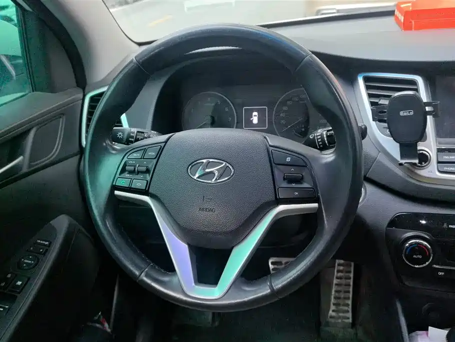 Hyundai Tucson 2016 — фото 15