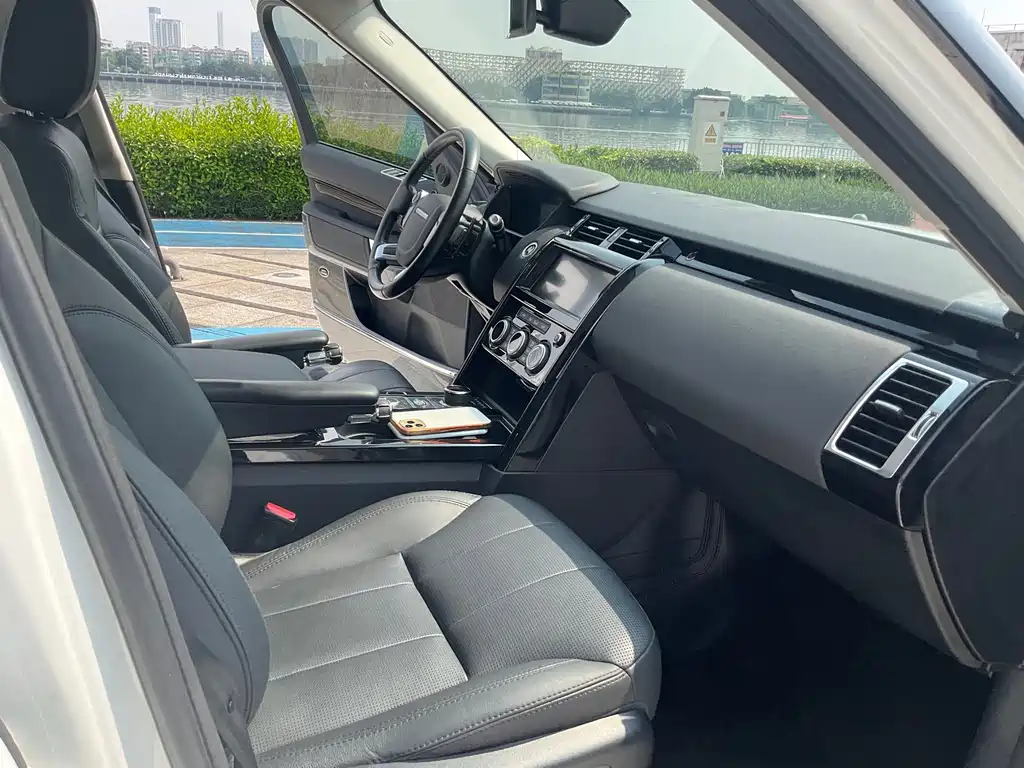 Land Rover Discovery 2020 — фото 14