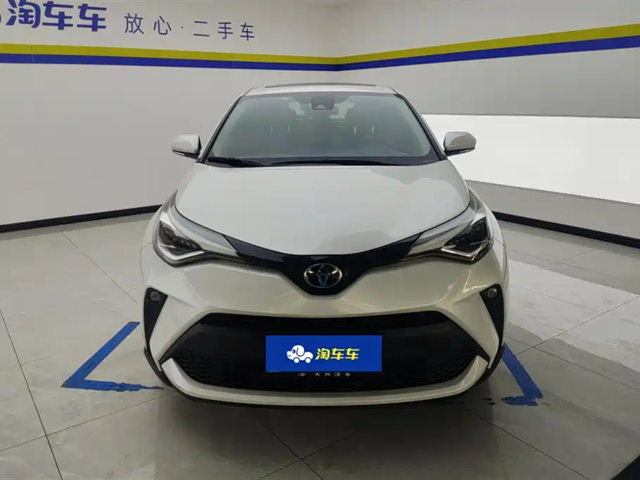 Toyota C-HR 2023 — фото 2