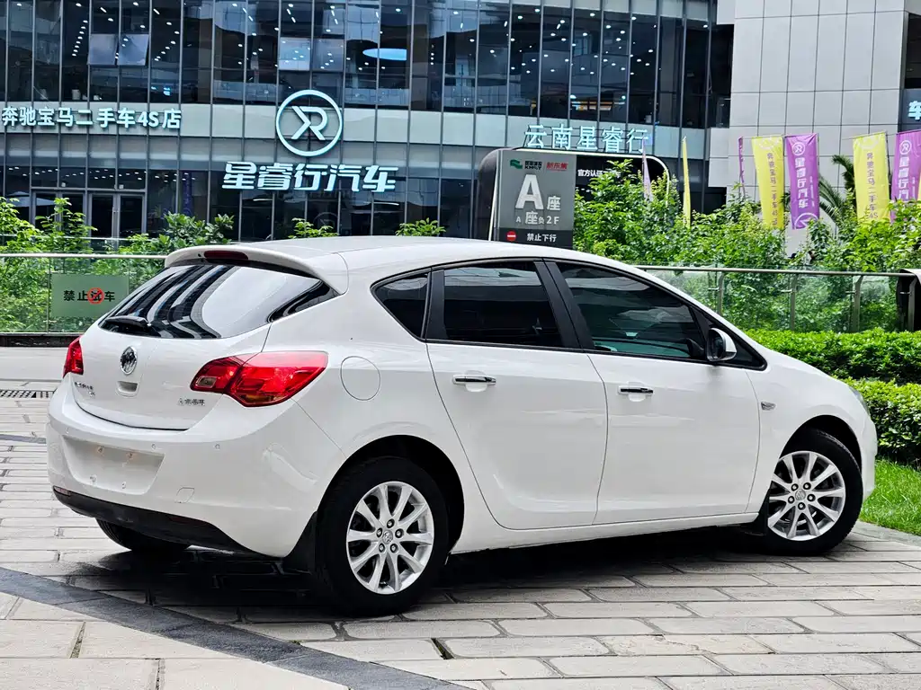 Buick Excelle 2014 — фото 20