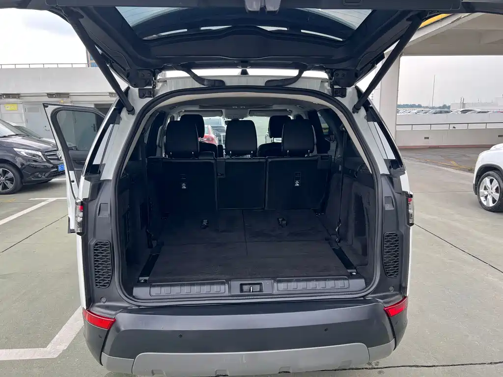 Land Rover Discovery 2020 — фото 17