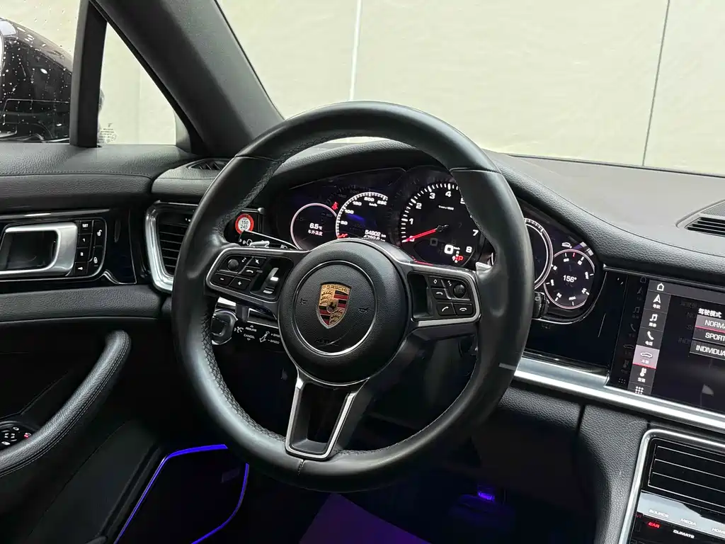 Porsche Panamera 2019 — фото 18