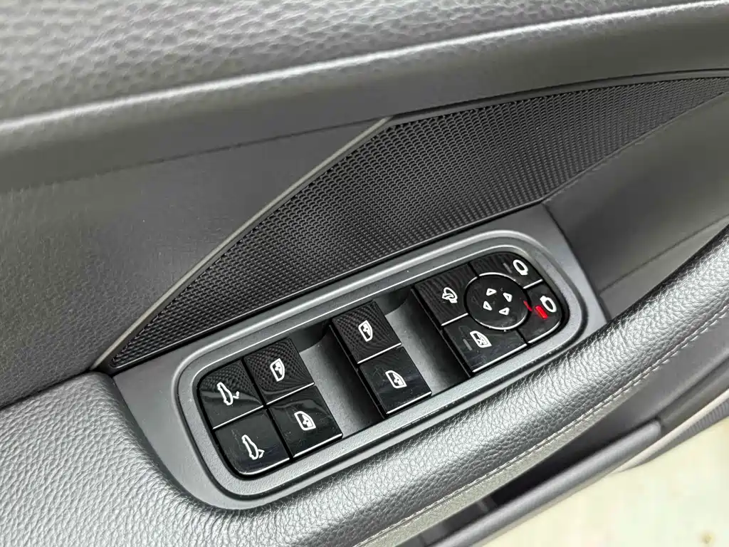 Porsche Panamera 2019 — фото 24