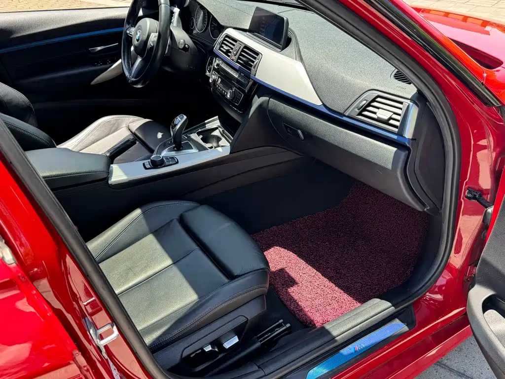 BMW 3 Series 2019 — фото 8