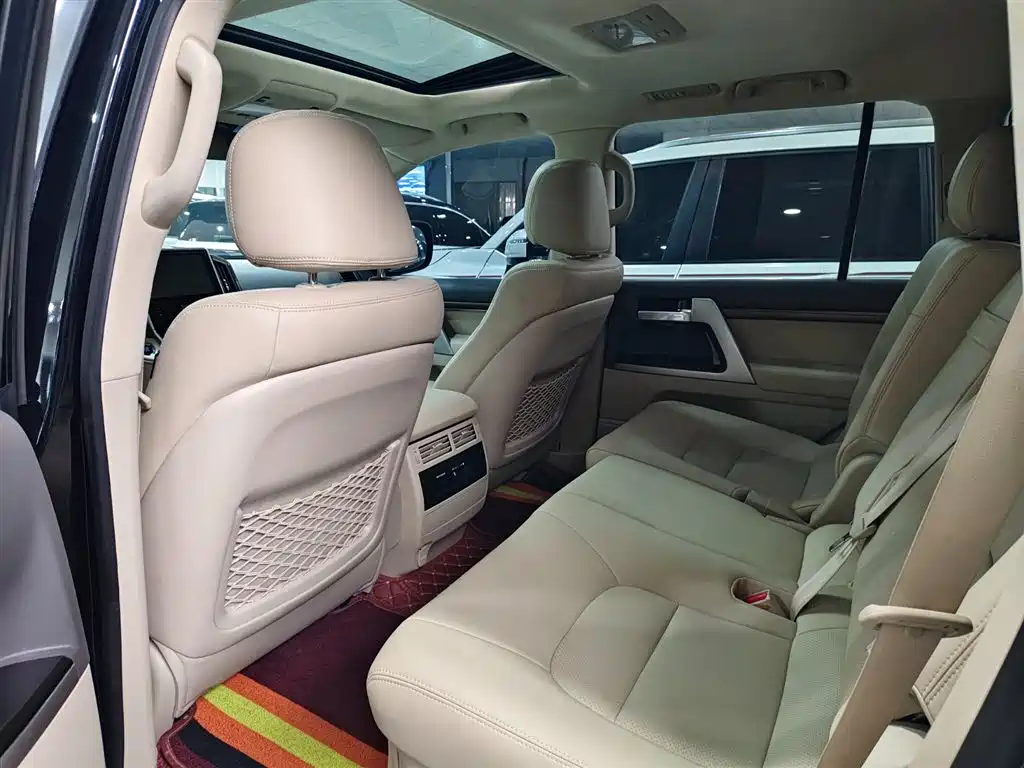 Toyota Land Cruiser 2019 — фото 13