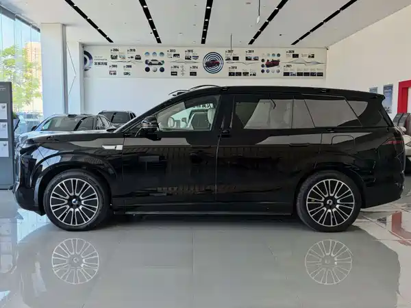 Denza N8L 2025