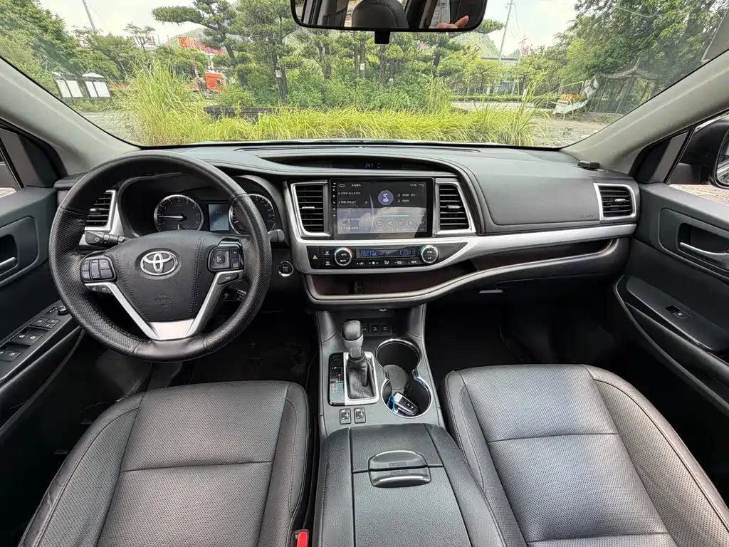 Toyota Highlander 2016 — фото 9