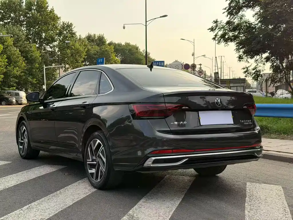 Volkswagen Sagitar 2023