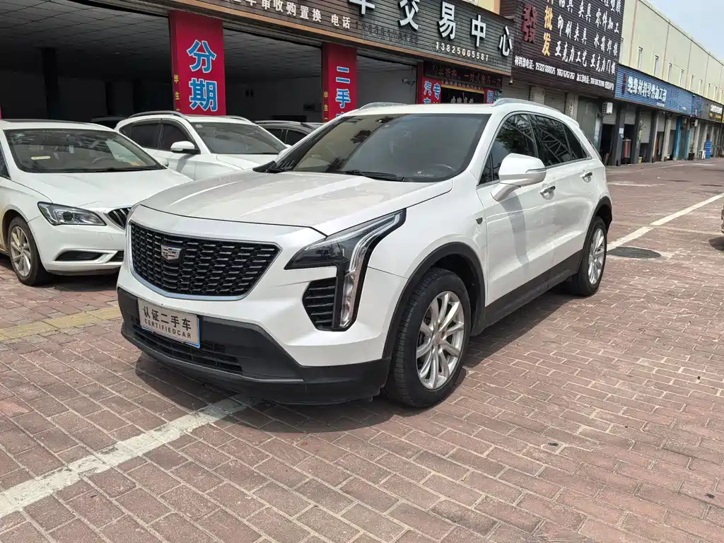 Cadillac XT4 2019 — фото 1