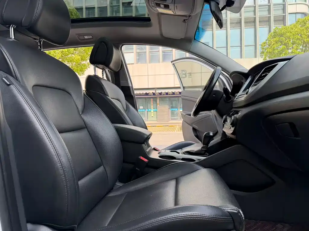 Hyundai Tucson 2017 — фото 9