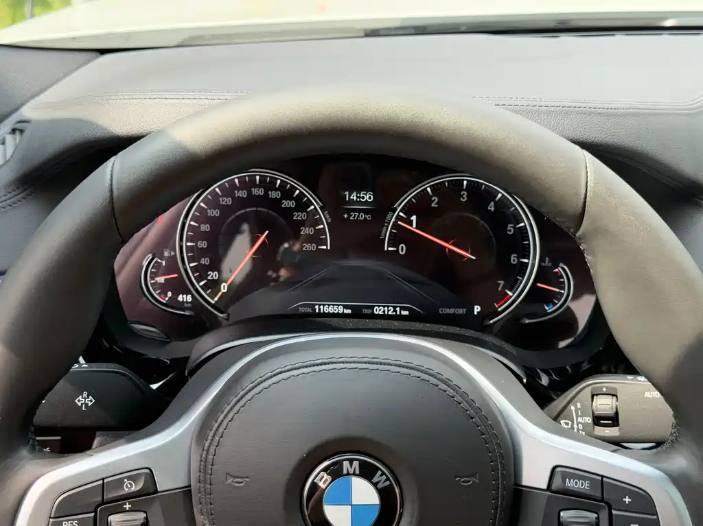 BMW 5 Series 2018 — фото 13
