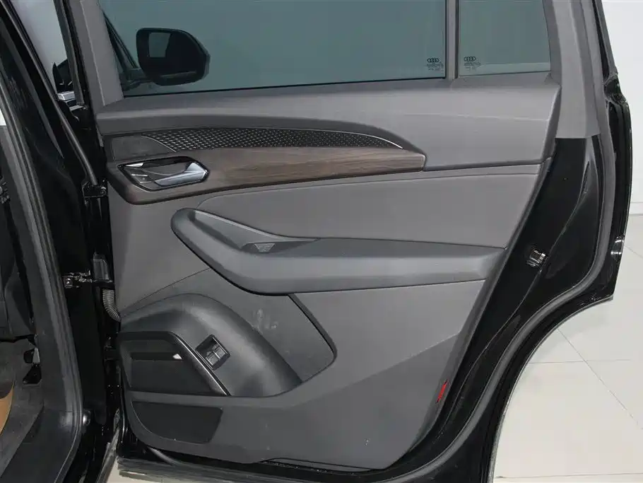Audi Q6 2024 — фото 23