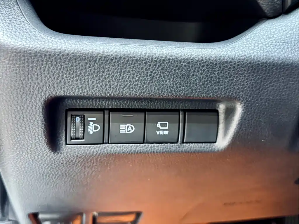 Toyota RAV4 2022 — фото 12