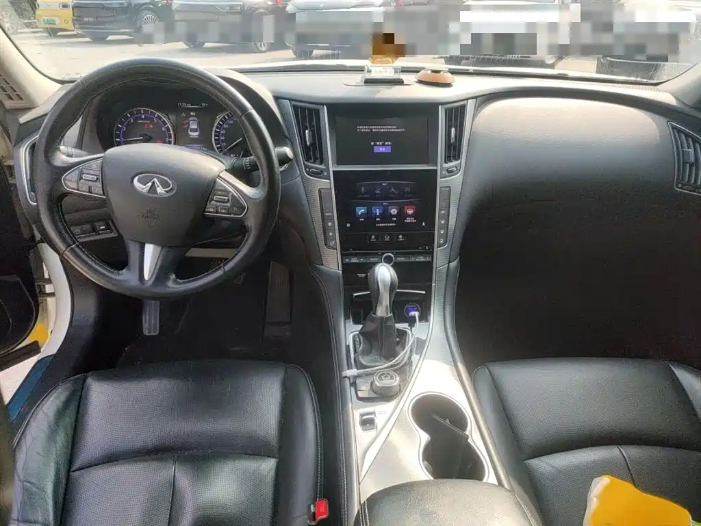 Infiniti Q50L 2016 — фото 13