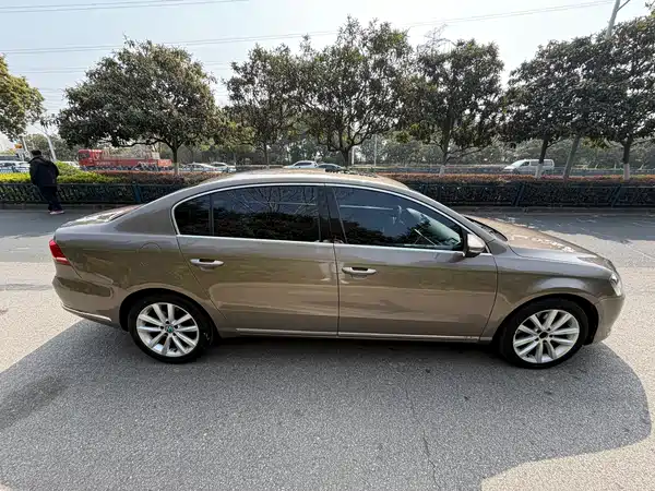 Volkswagen Magotan 2013