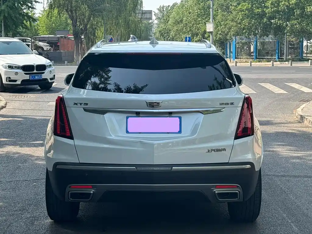 Cadillac XT5 2022 — фото 6