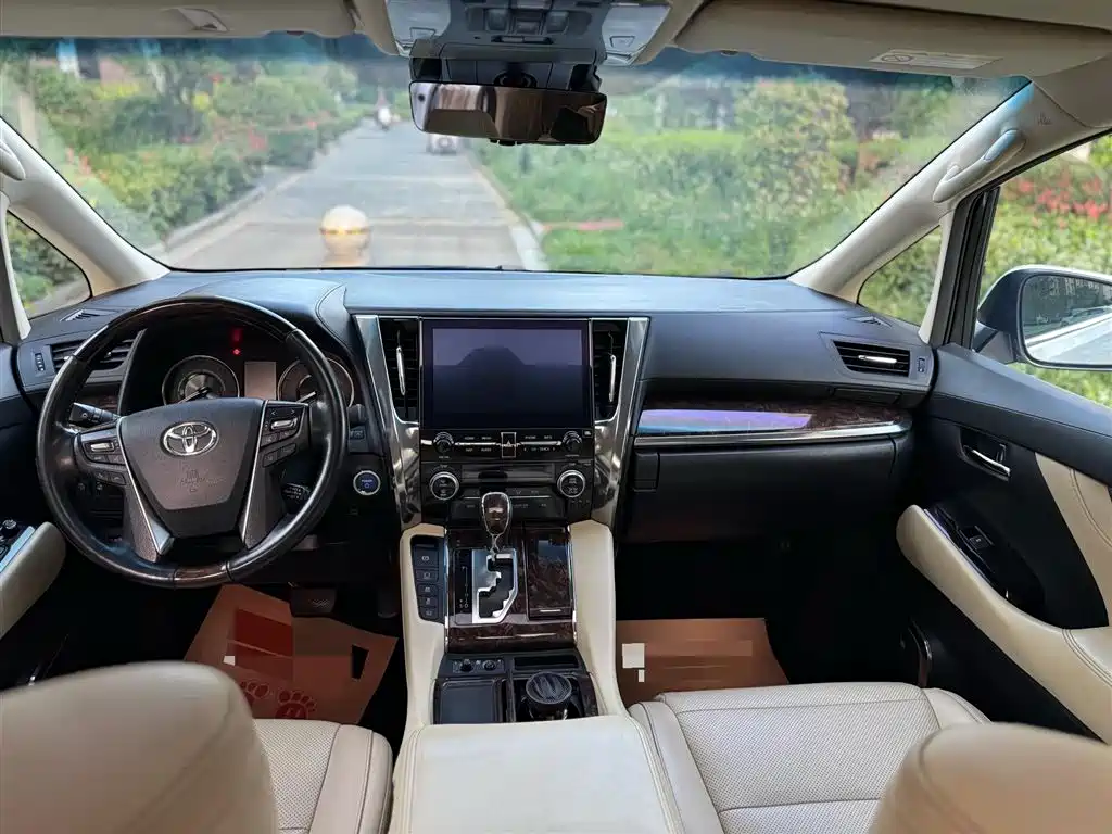 Toyota Alphard 2020 — фото 9