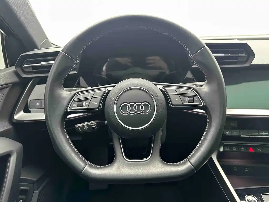 Audi A3 2023 — фото 17
