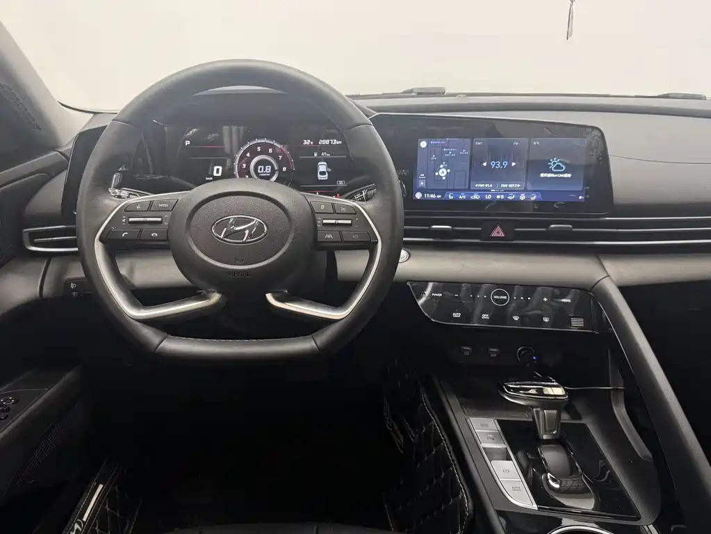 Hyundai Elantra 2022 — фото 16