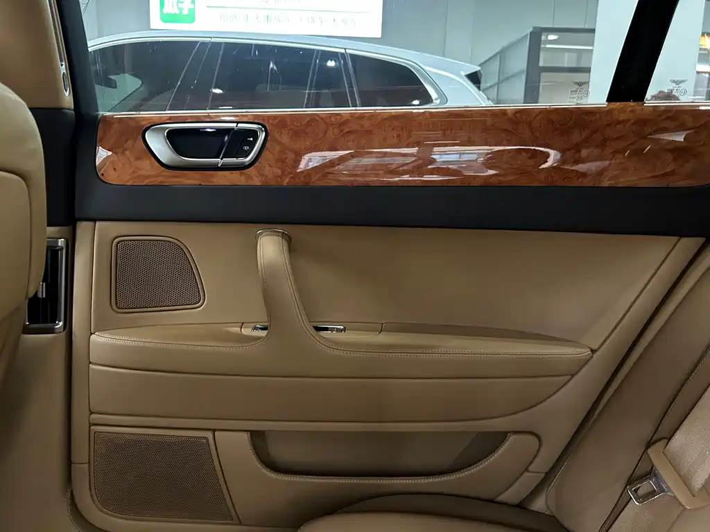 Bentley Flying Spur 2007 — фото 22