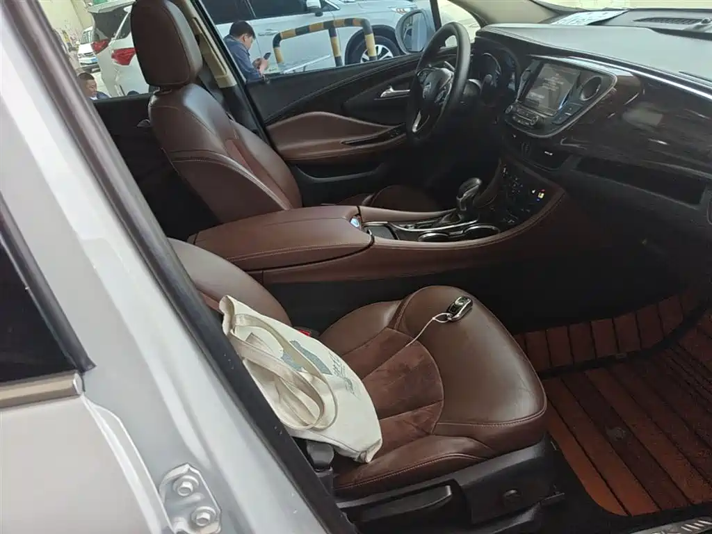 Buick Envision Plus 2017 — фото 25