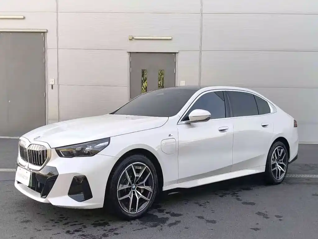 BMW i5 2026 — фото 1