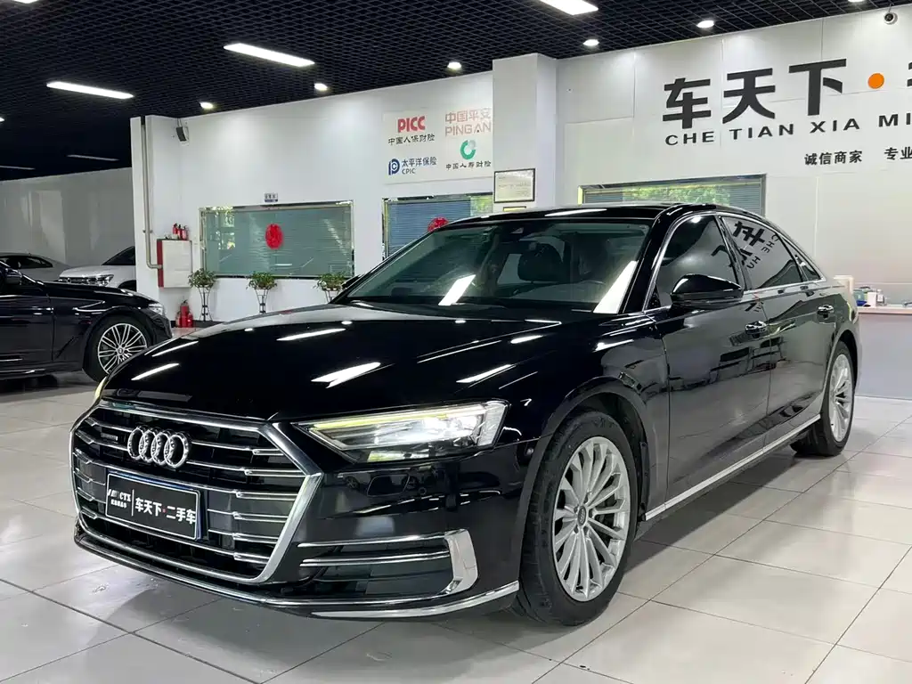 Audi A8 2019 — фото 1