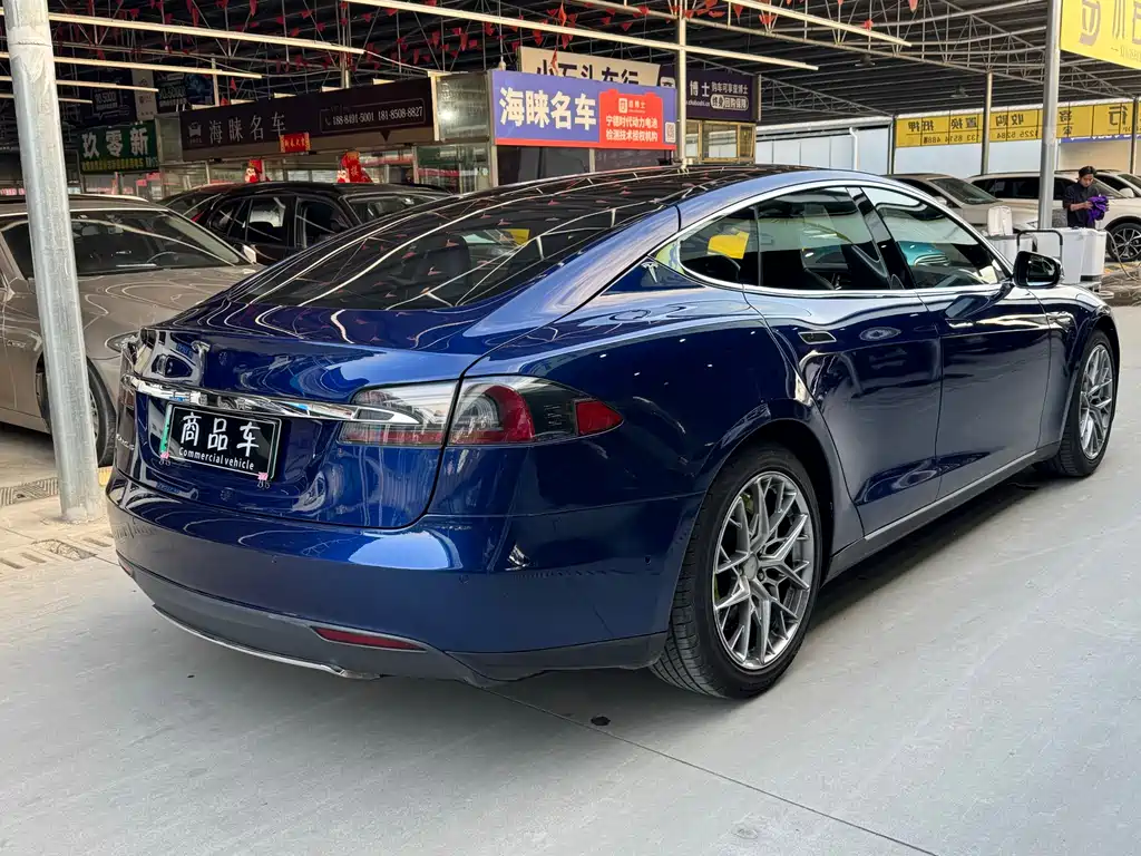 Tesla Model S 2016 — фото 13