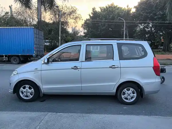Wuling Hongguang 2016
