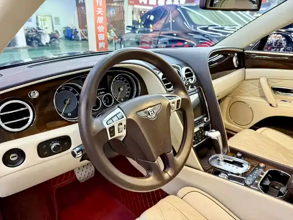 Bentley Flying Spur 2015