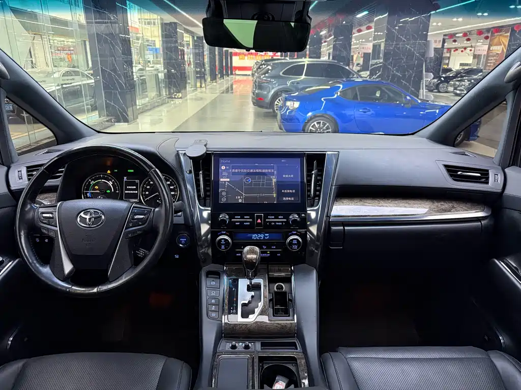 Toyota Alphard 2021 — фото 13