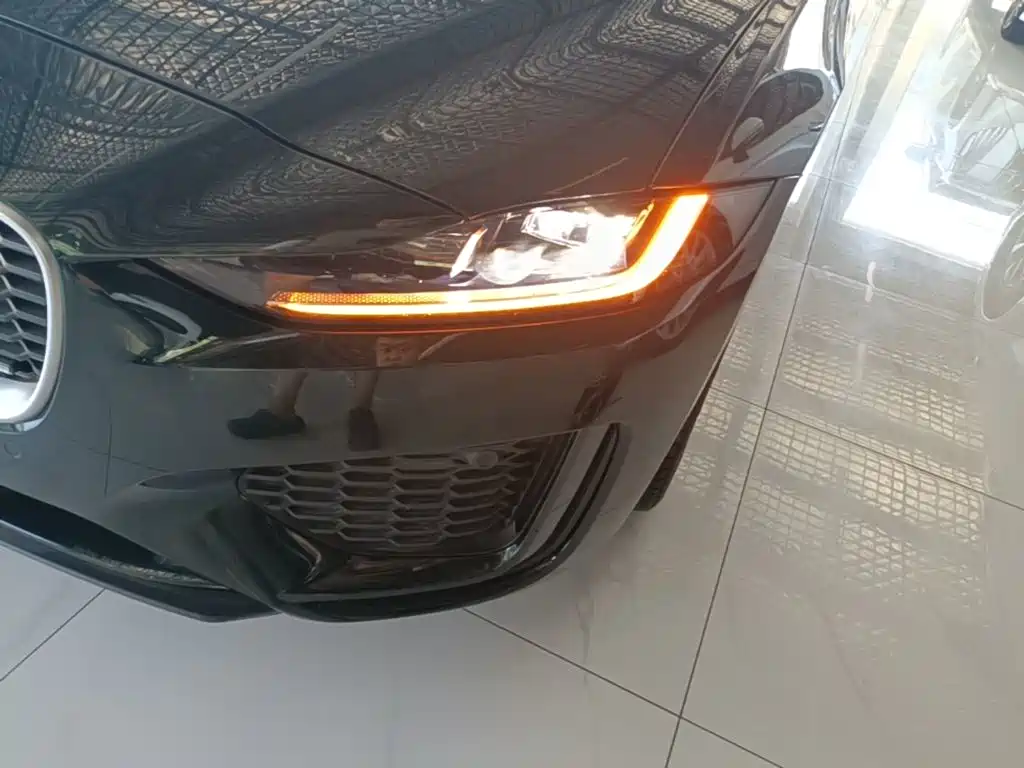 Jaguar XEL 2023 — фото 24