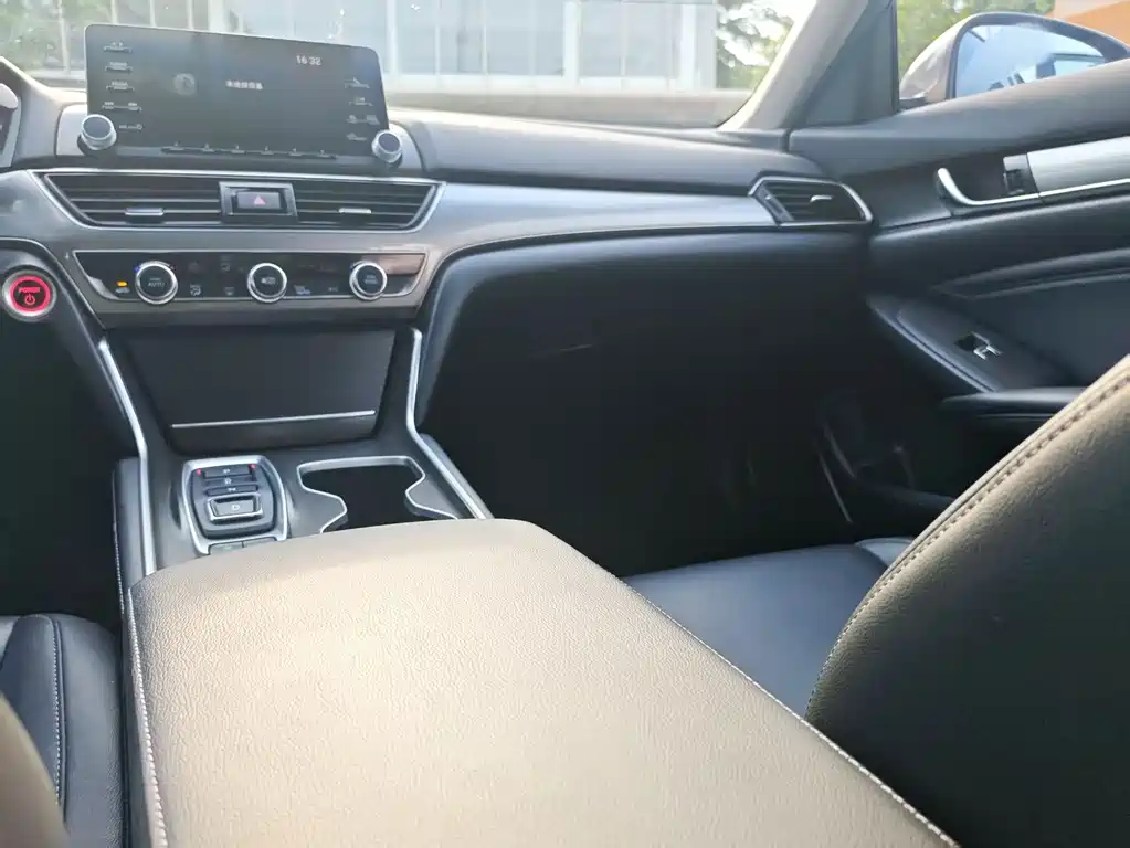 Honda Accord 2020 — фото 14